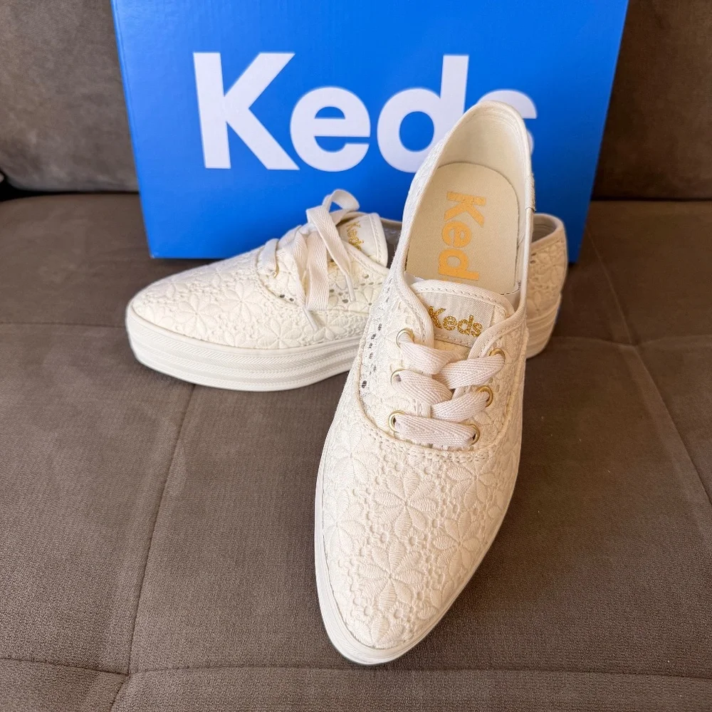 Keds Point Lace-Up Eyelet - Picture 1 of 7